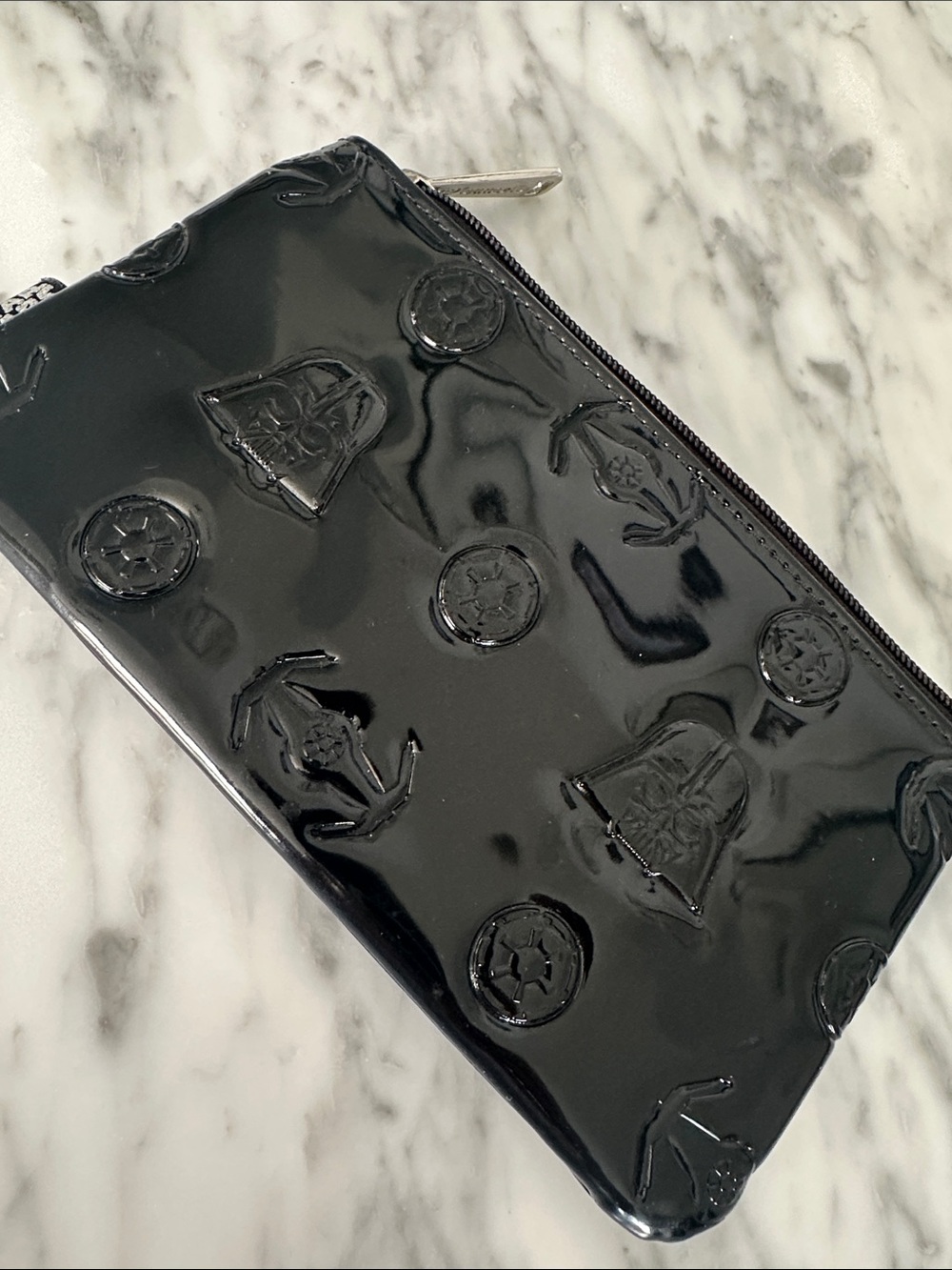 Loungefly Black Patent Star Wars Darth Vader Embossed zipper pouch - Picture 2 of 4